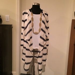 ❌SOLD LOCALLY ❌New York & Company cardigan